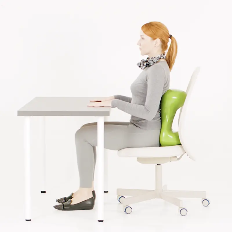 Office attendant using the Air8 as a backrest in the vertical flat position